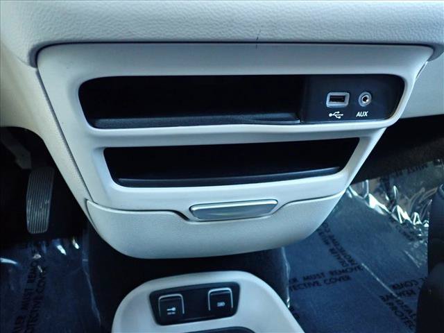 Used 2019 Chrysler Pacifica Touring-L FWD image 21