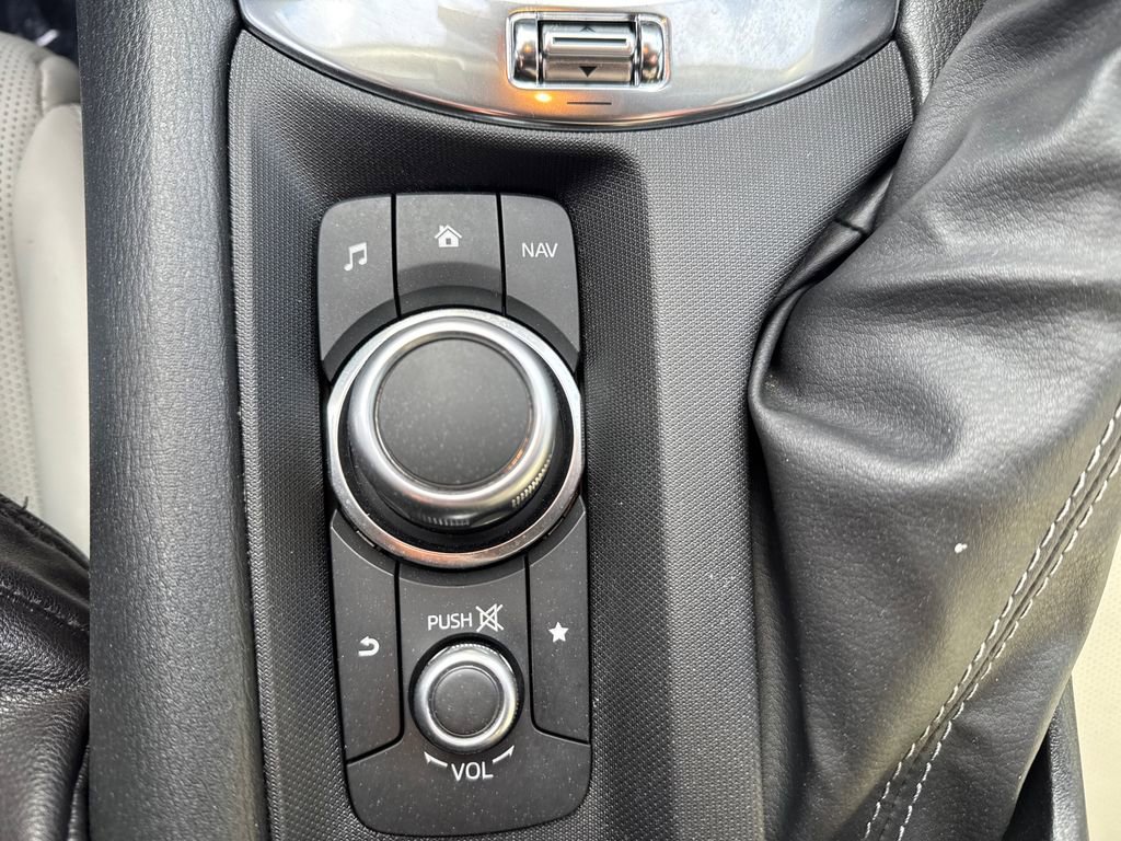 Used 2021 MAZDA MX-5 Miata Grand Touring image 16