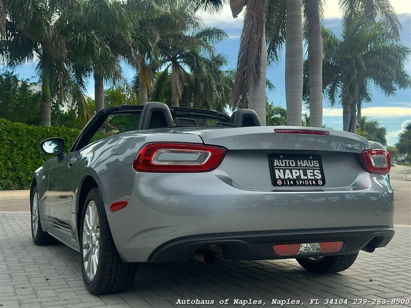 Used 2017 FIAT 124 Spider Classica RWD image 2