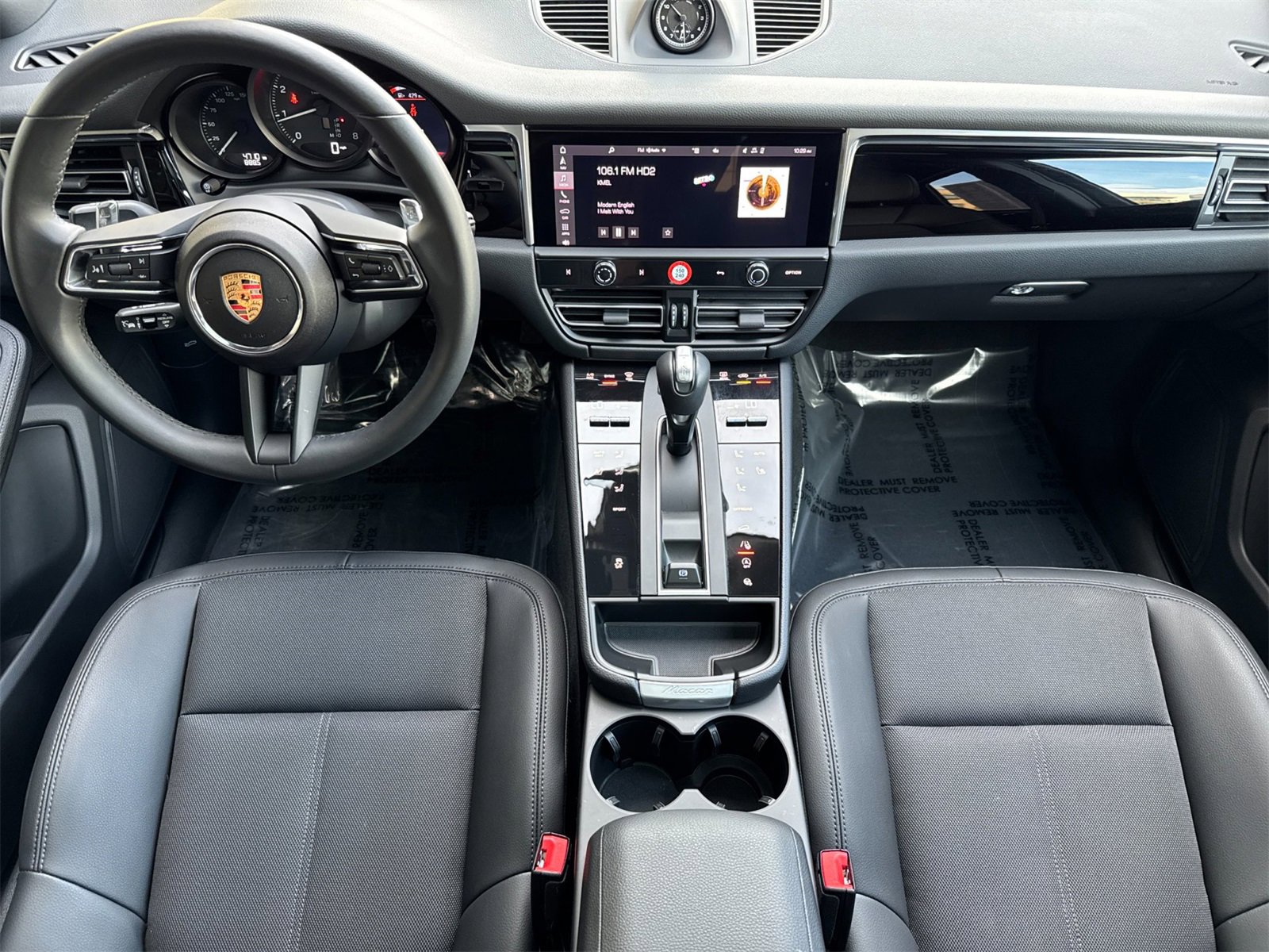 Used 2025 Porsche Macan image 6