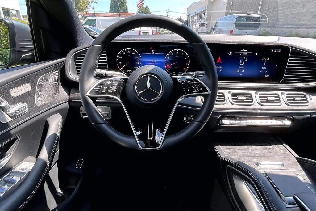 Used 2025 Mercedes-Benz GLE 580 4MATIC image 5