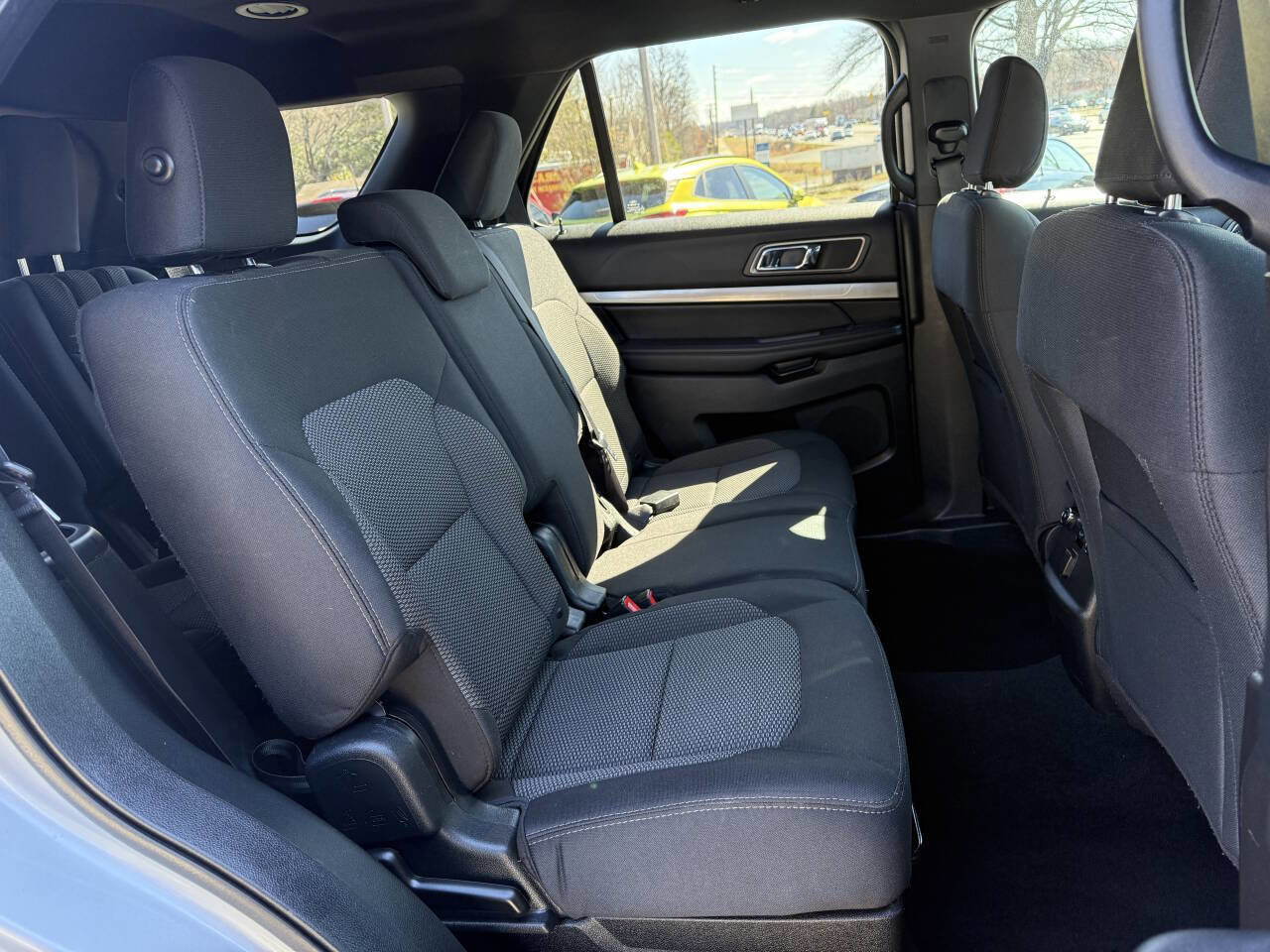 Used 2019 Ford Explorer XLT image 17