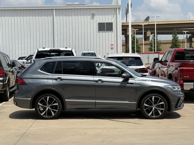 Used 2022 Volkswagen Tiguan SEL R-Line AWD/4WD image 3