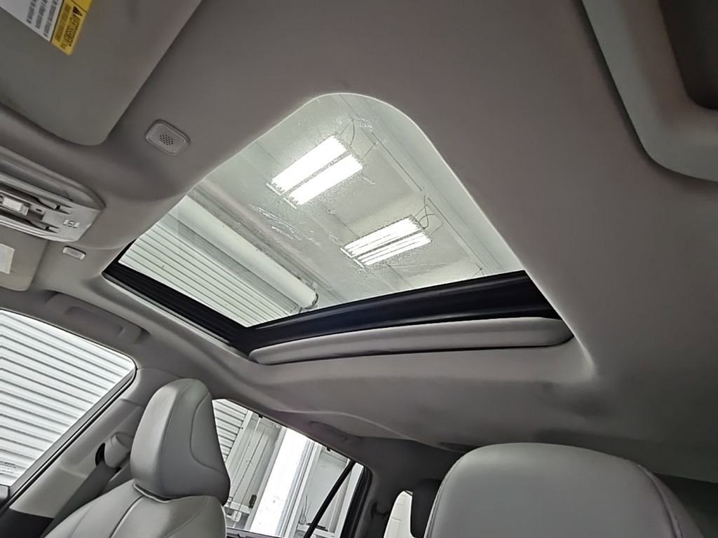 Used 2023 Toyota Highlander Limited image 32