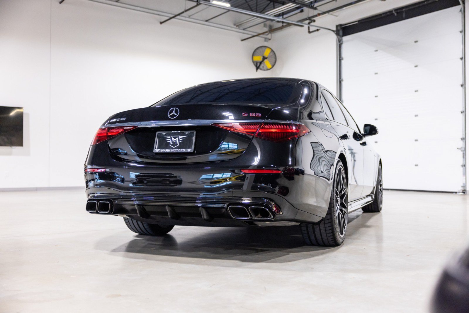 Used 2024 Mercedes-Benz S 63 AMG S w/ AMG Night Package image 4