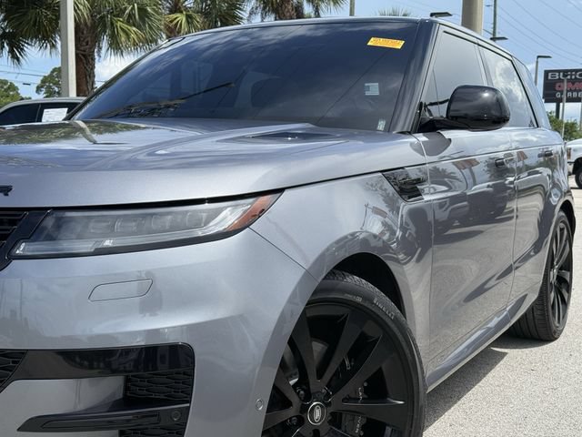 Used 2025 Land Rover Range Rover Sport Dynamic SE AWD/4WD image 5