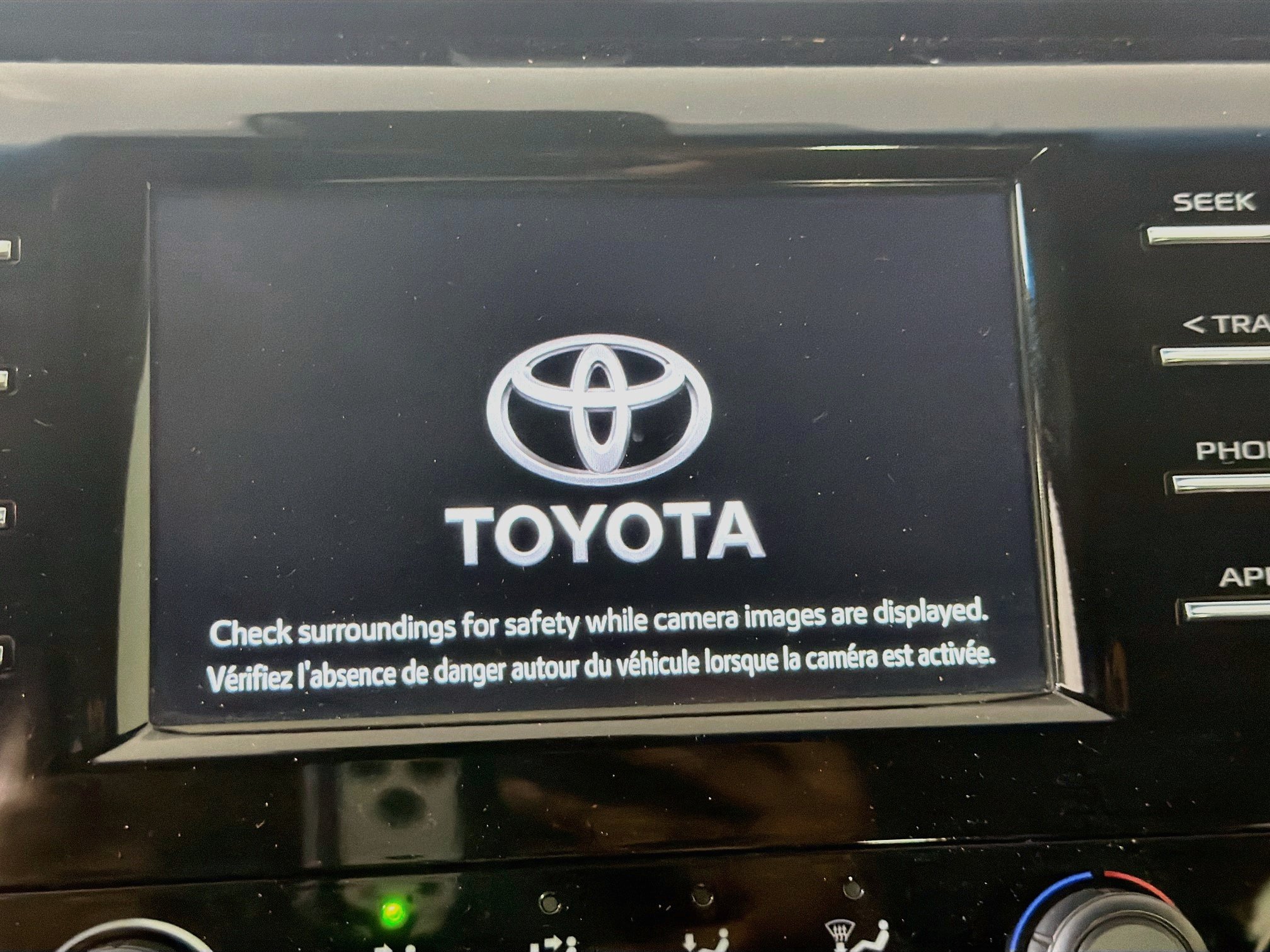 Used 2018 Toyota Camry LE FWD image 19