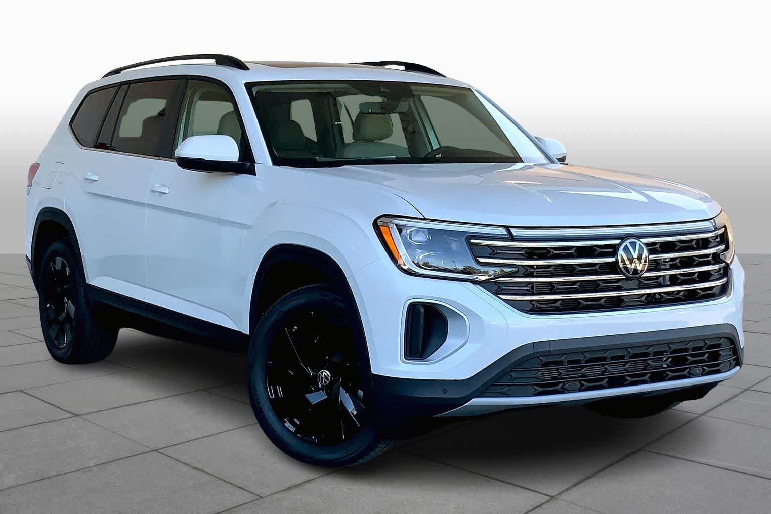 New 2026 Volkswagen Atlas SE FWD image 2