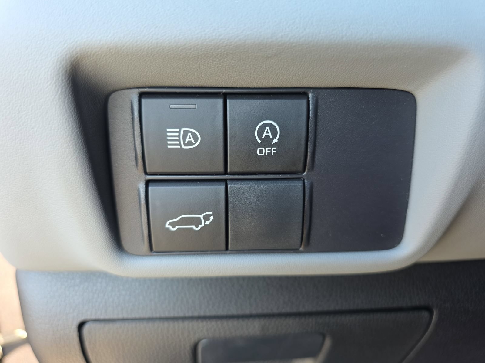 Used 2023 Toyota Highlander XLE FWD image 27