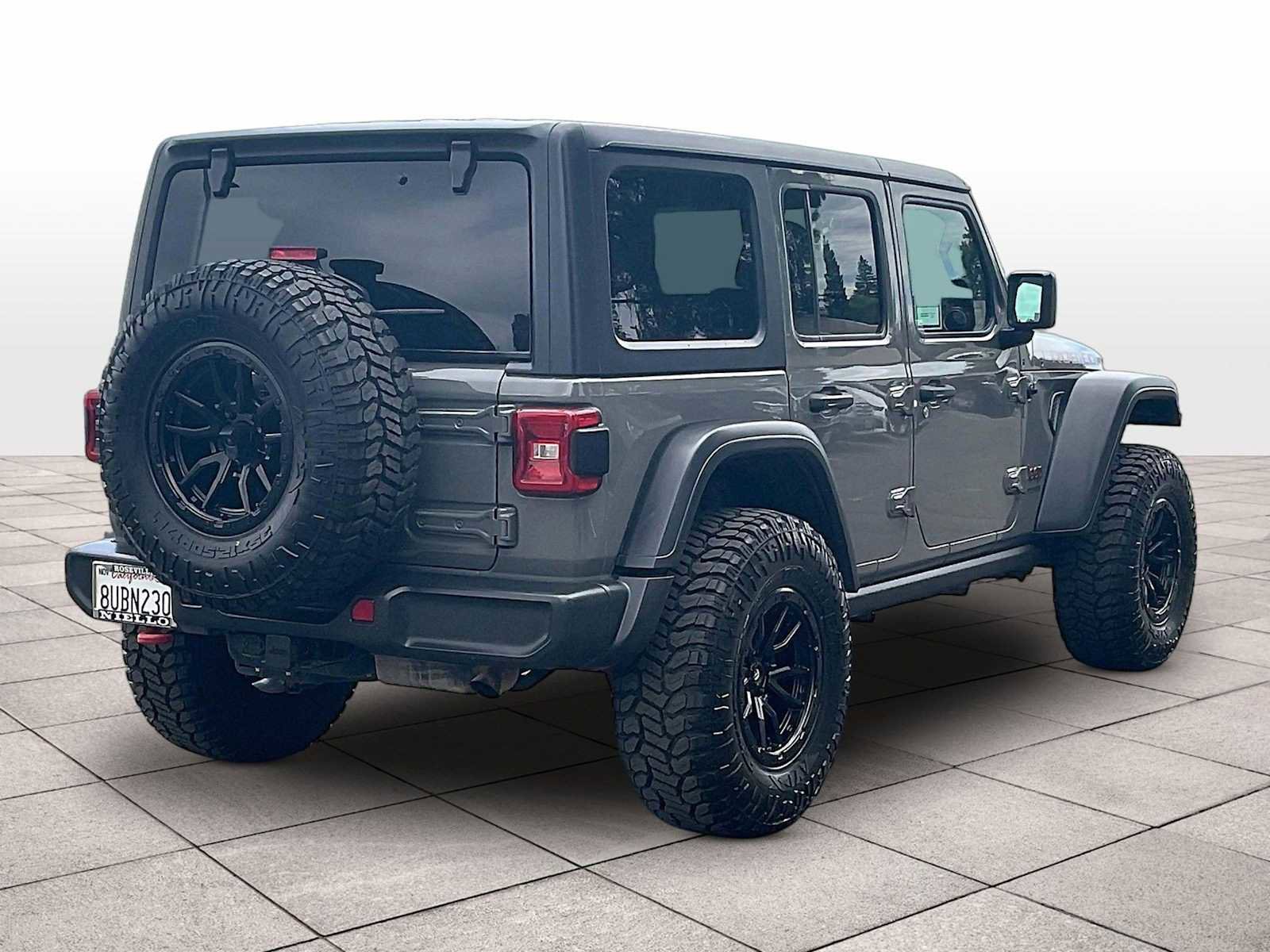 Used 2021 Jeep Wrangler Unlimited Rubicon w/ LED Lighting Group AWD/4WD image 14