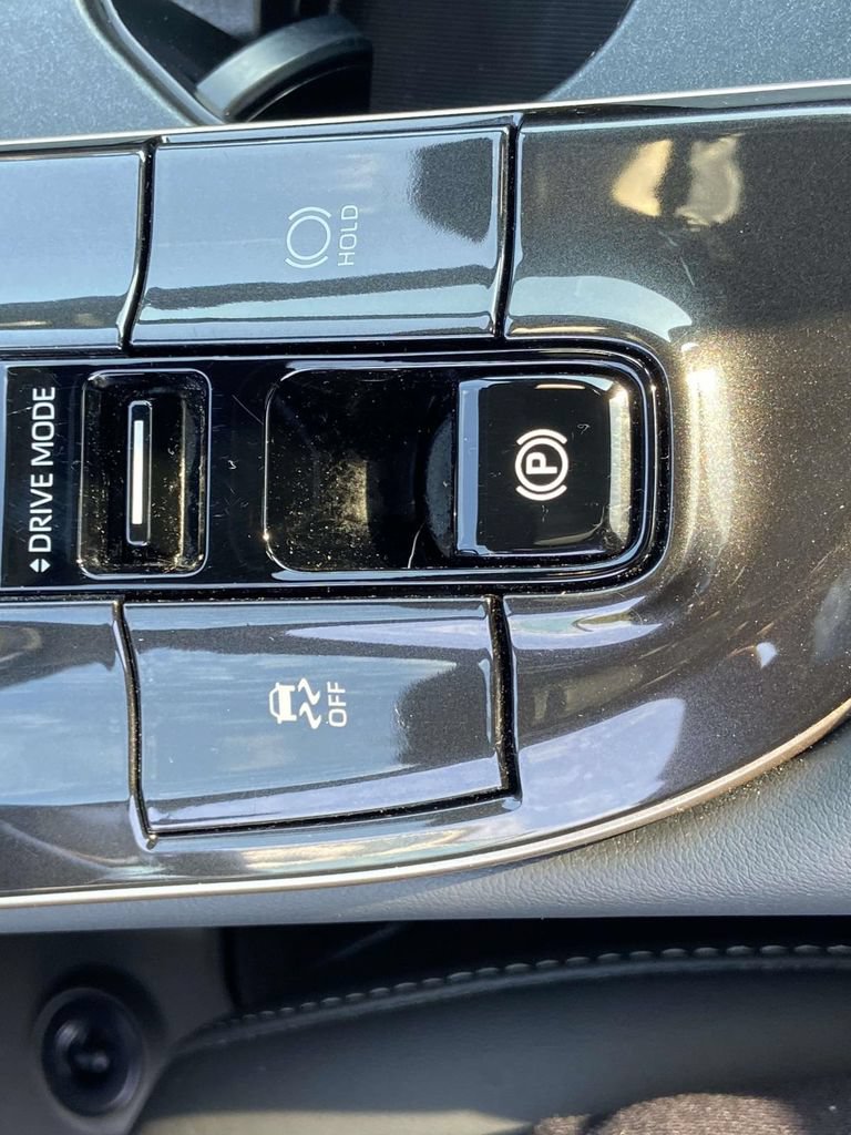 Used 2024 Toyota Crown Platinum AWD/4WD image 31