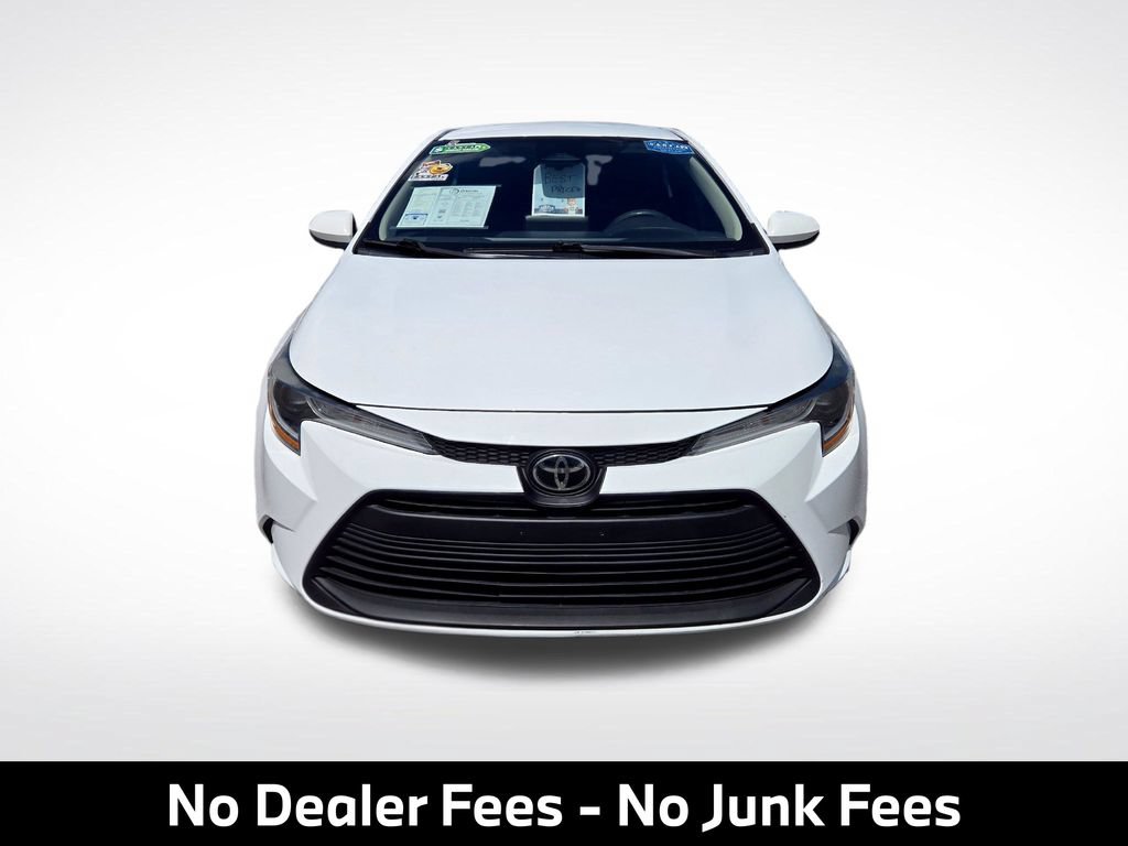 Used 2023 Toyota Corolla LE FWD image 2