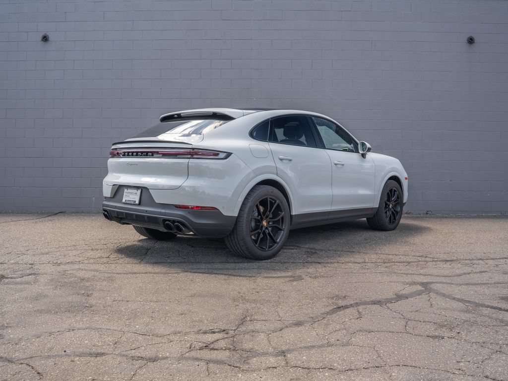 Used 2025 Porsche Cayenne Coupe AWD/4WD image 7