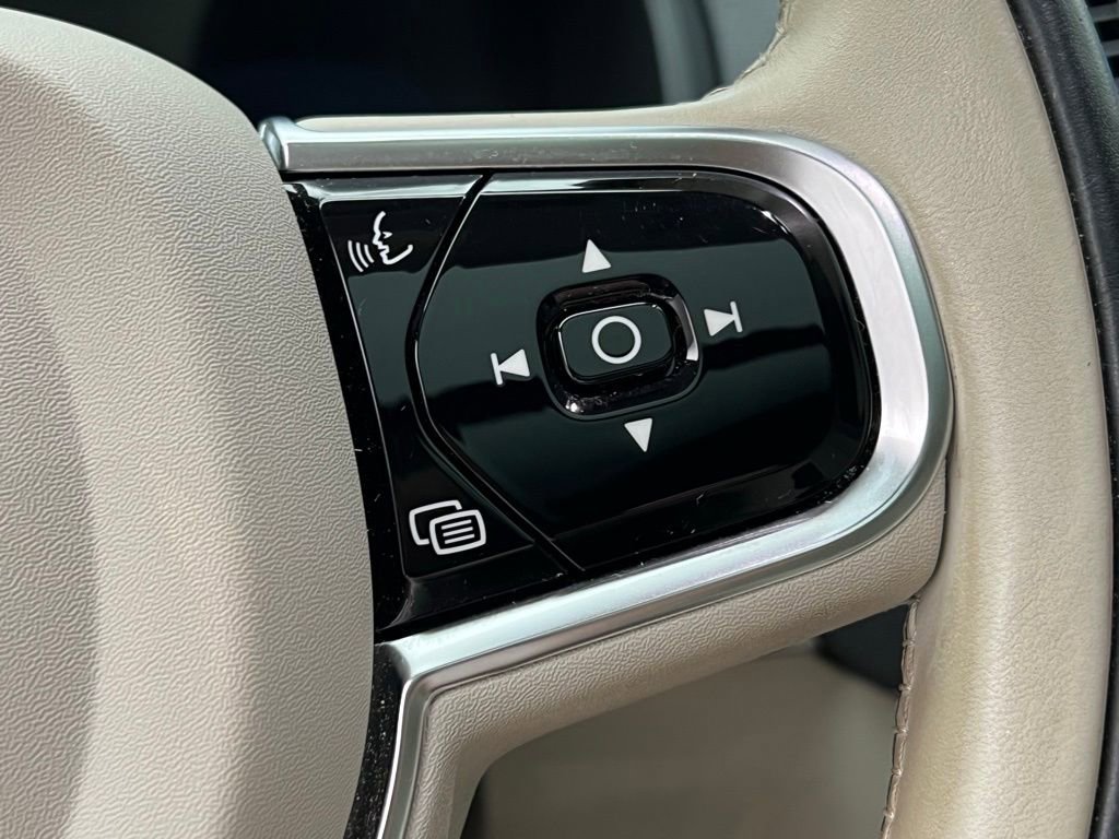 Used 2023 Volvo XC90 B6 Plus w/ Protection Package image 18