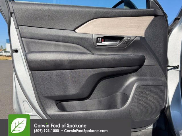 Used 2024 Toyota Grand Highlander AWD image 20
