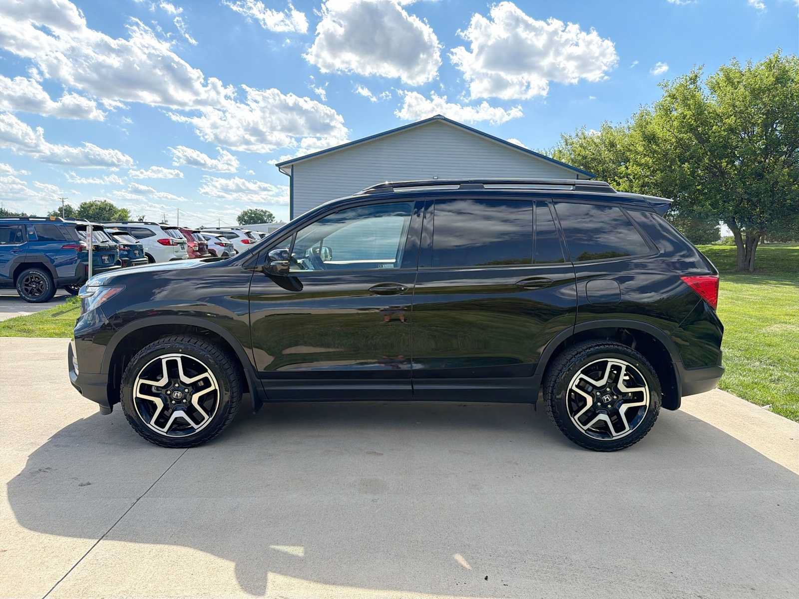 Used 2023 Honda Passport Elite image 3