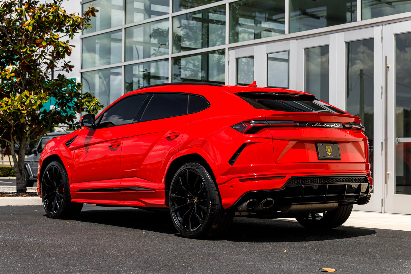 Used 2022 Lamborghini Urus AWD/4WD image 25