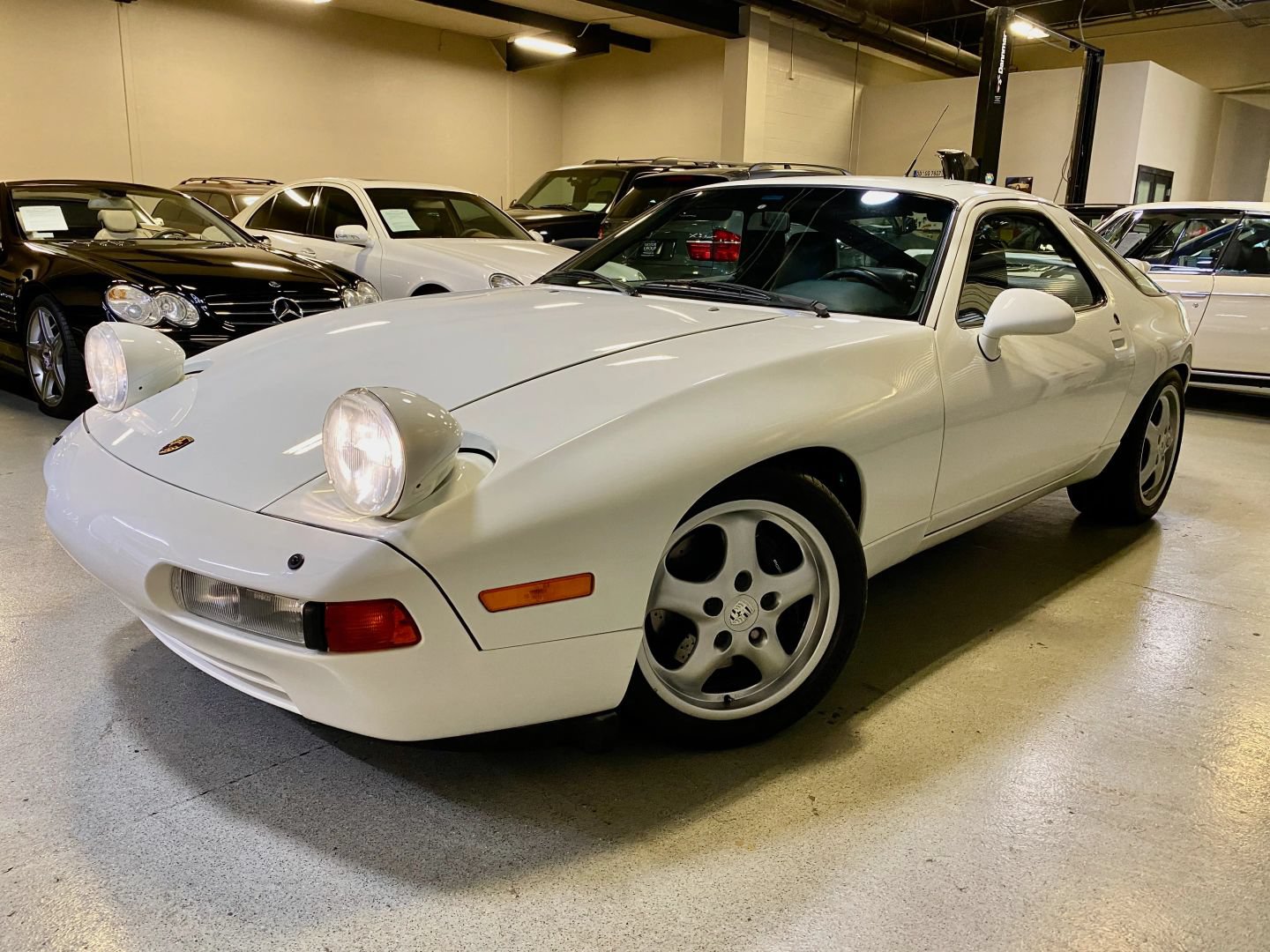 Used 1994 Porsche 928 GTS RWD image 2