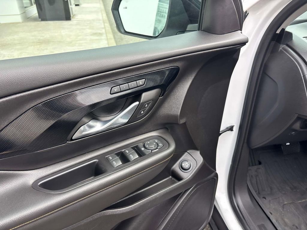 Certified 2024 GMC Terrain AT4 w/ Tech Package image 9