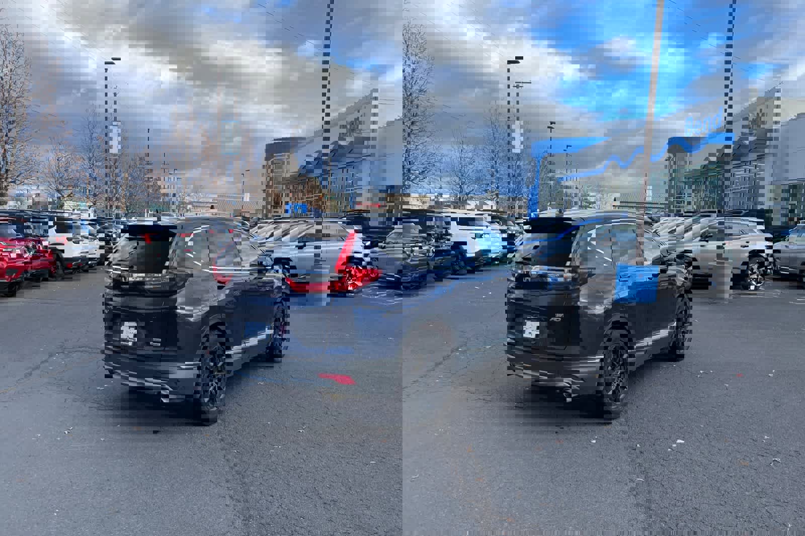 Used 2017 Honda CR-V Touring image 2