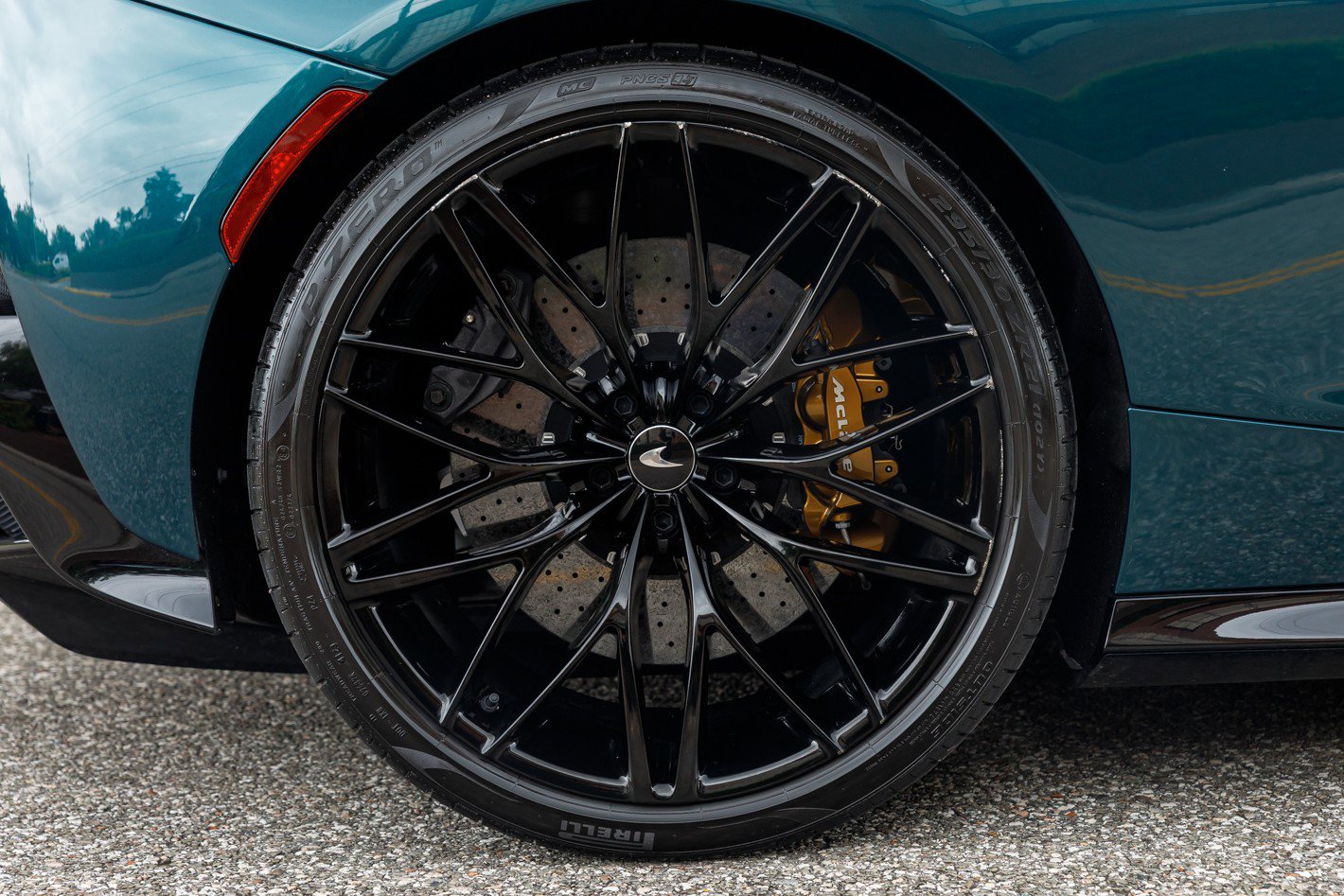 Used 2023 McLaren GT RWD image 15