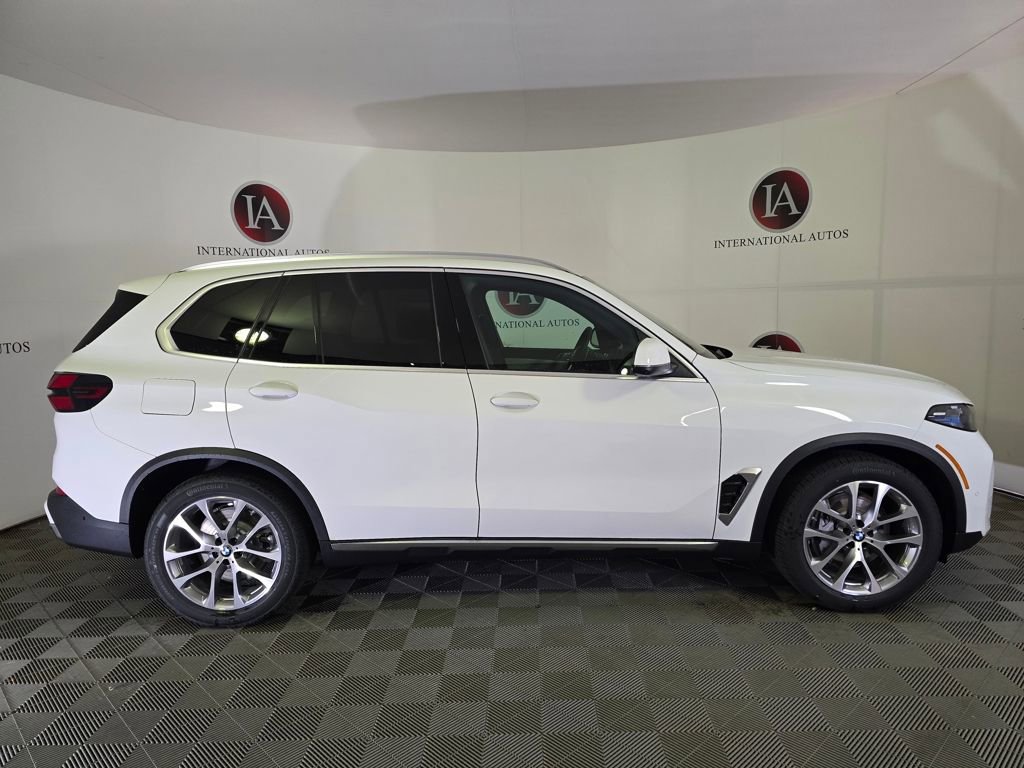 New 2026 BMW X5 xDrive50e w/ Climate Comfort Package image 3