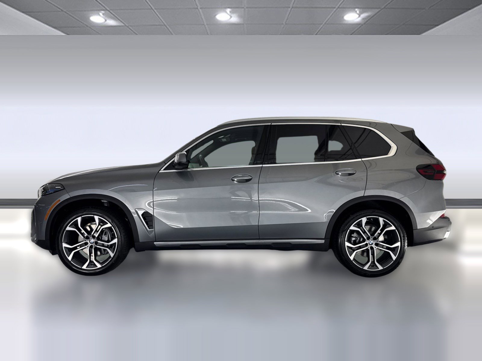 Used 2026 BMW X5 sDrive40i w/ Climate Comfort Package image 2