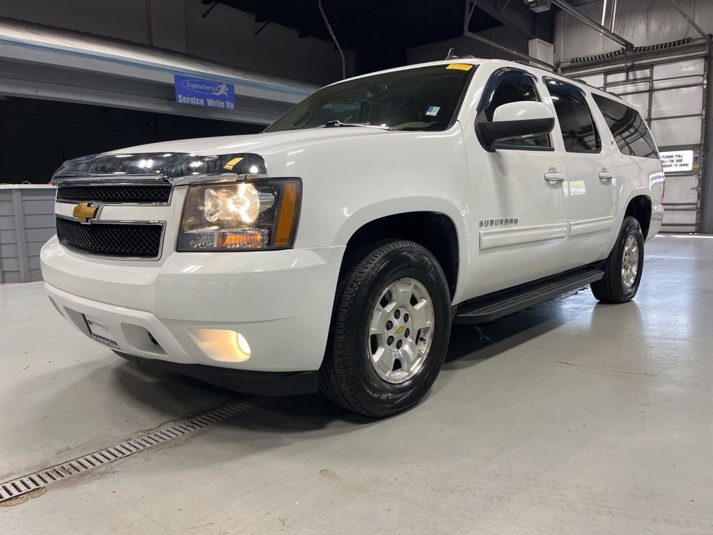Used 2012 Chevrolet Suburban LT w/ Luxury Package AWD/4WD image 6