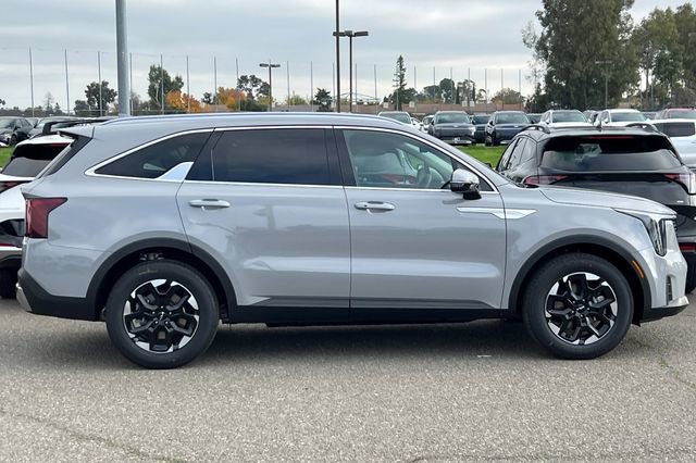 New 2026 Kia Sorento S w/ S Panoramic Sunroof Package image 3