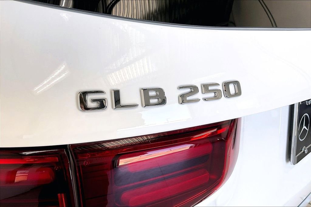 Used 2026 Mercedes-Benz GLB 250 image 9