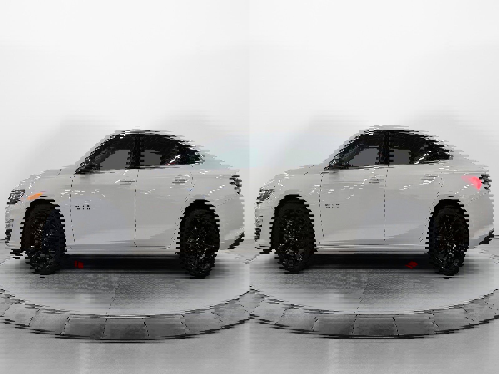 Used 2022 Chevrolet Malibu LT w/ Leather Package image 2