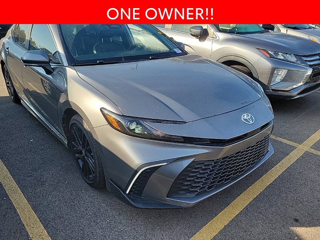 Used 2026 Toyota Camry SE w/ Convenience Package FWD image 3