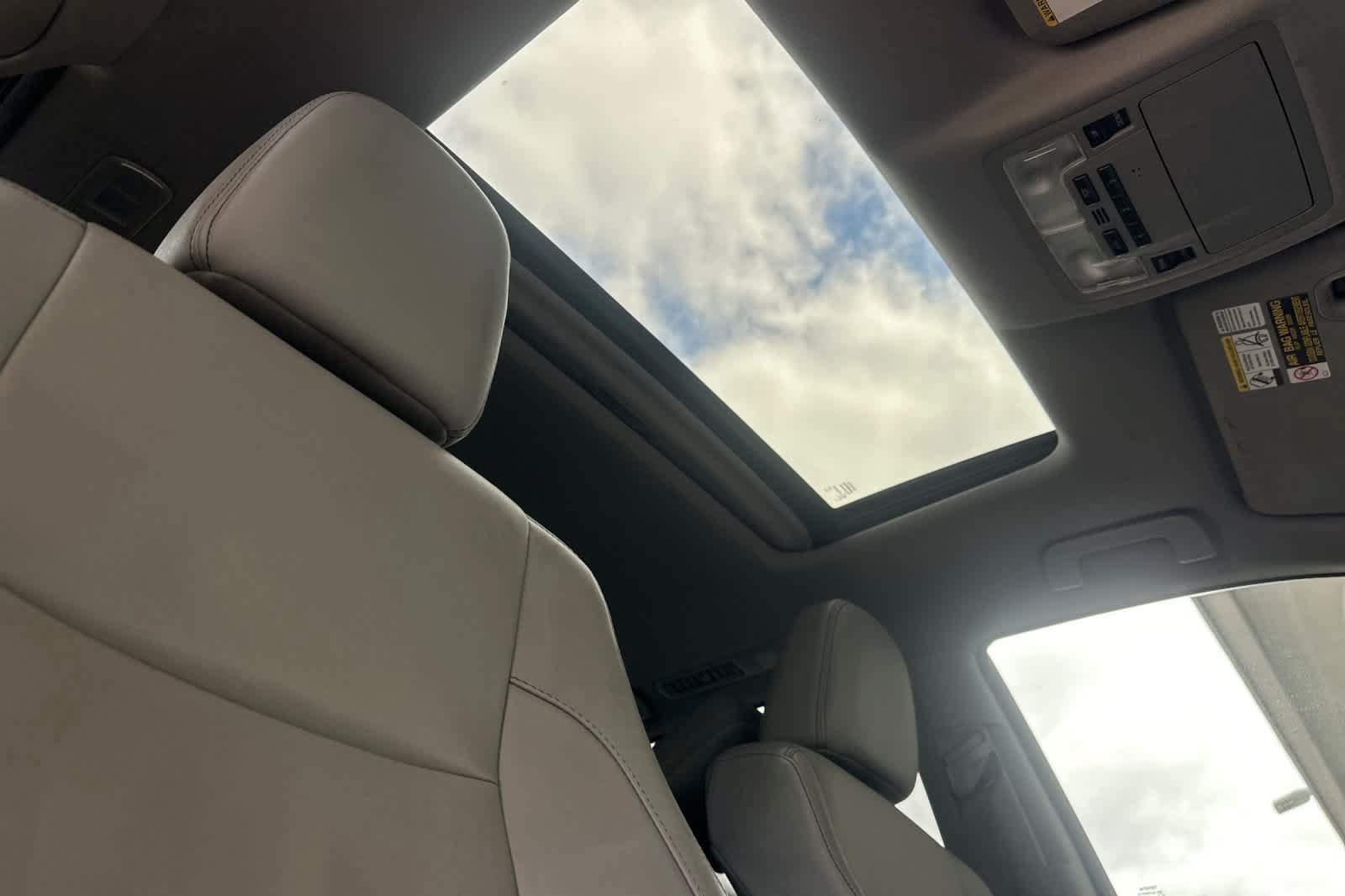 Used 2015 Toyota Highlander XLE AWD/4WD image 18