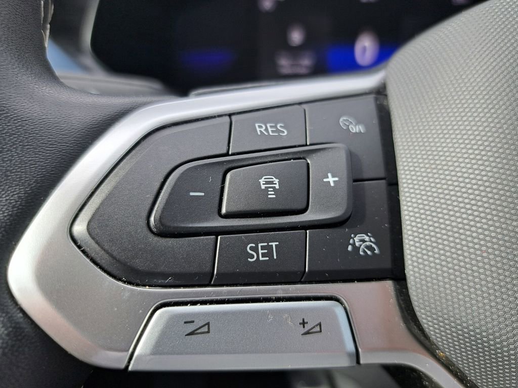 Used 2022 Volkswagen Taos SE image 14