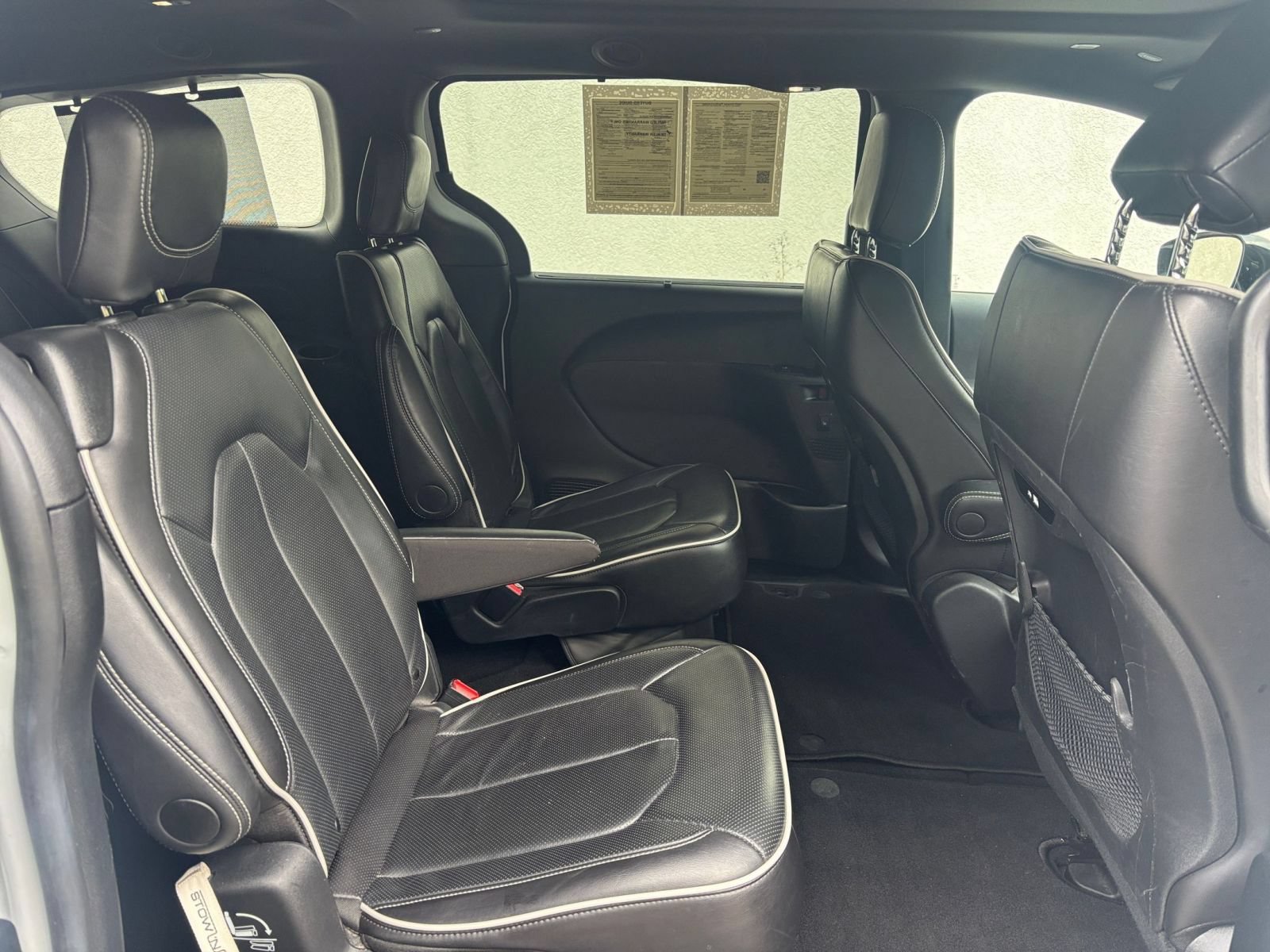 Used 2025 Chrysler Pacifica Limited FWD image 42