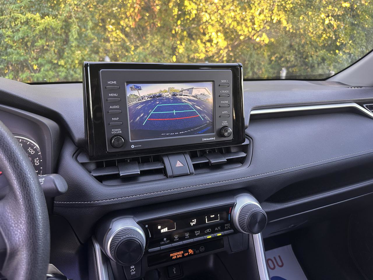 Used 2022 Toyota RAV4 LE FWD image 17