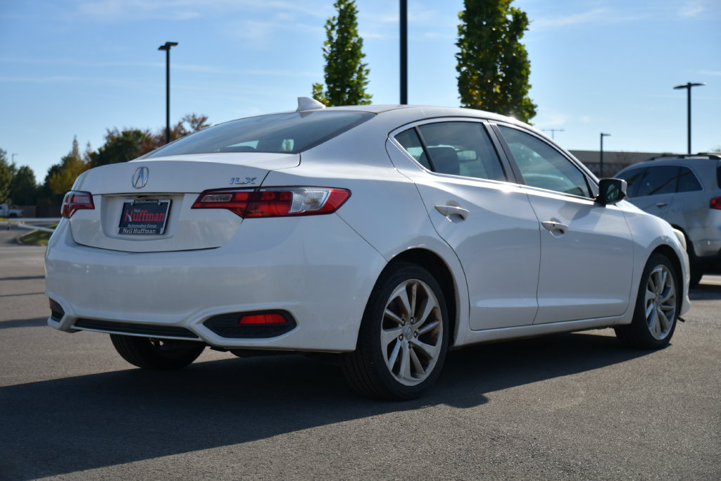 Used 2016 Acura ILX FWD image 9