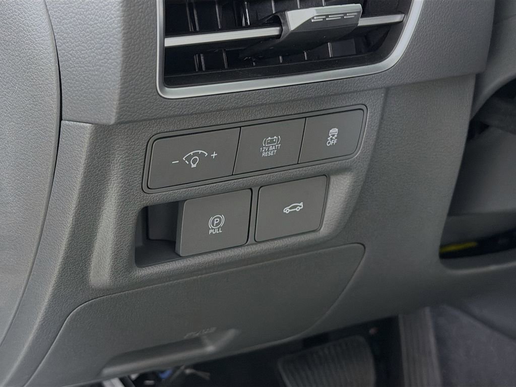 Used 2025 Hyundai Sonata SEL FWD image 12