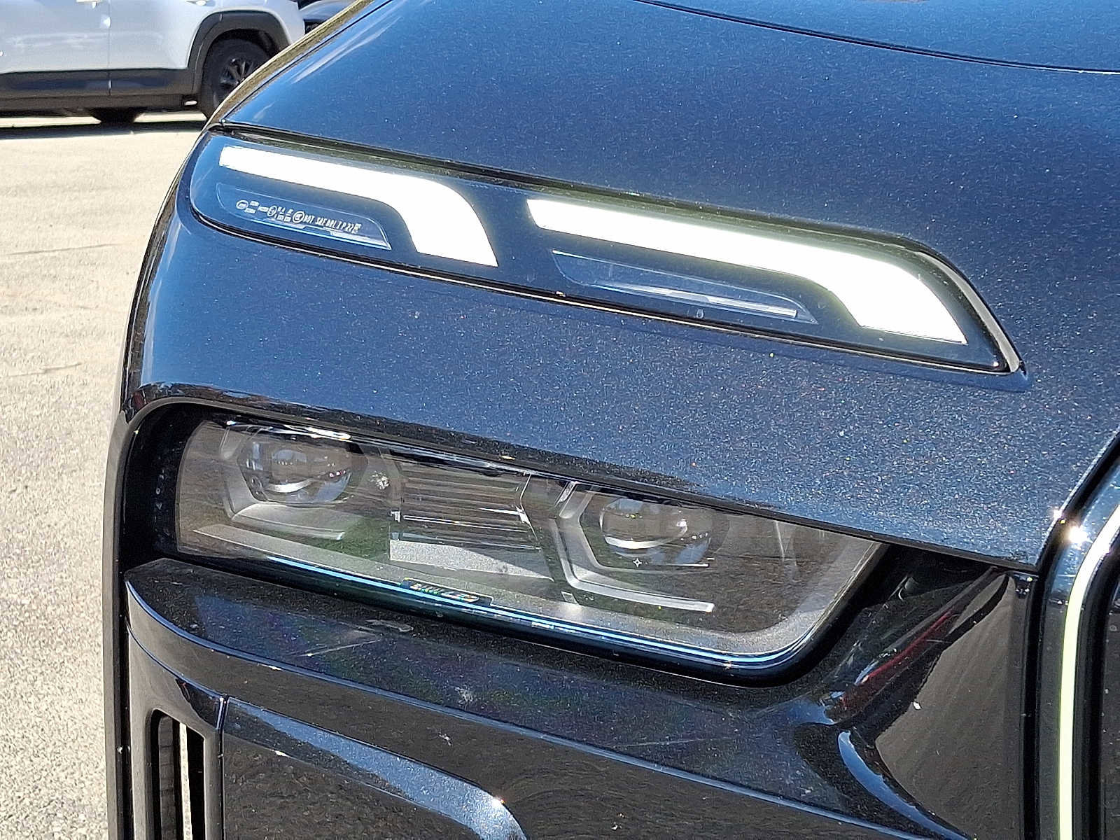 Used 2024 BMW i7 eDrive50 w/ M Sport Package image 9