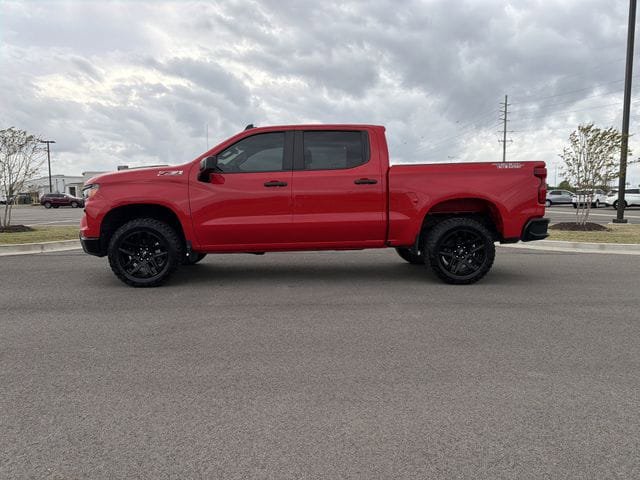 Used 2024 Chevrolet Silverado 1500 Custom Trail Boss AWD/4WD image 2