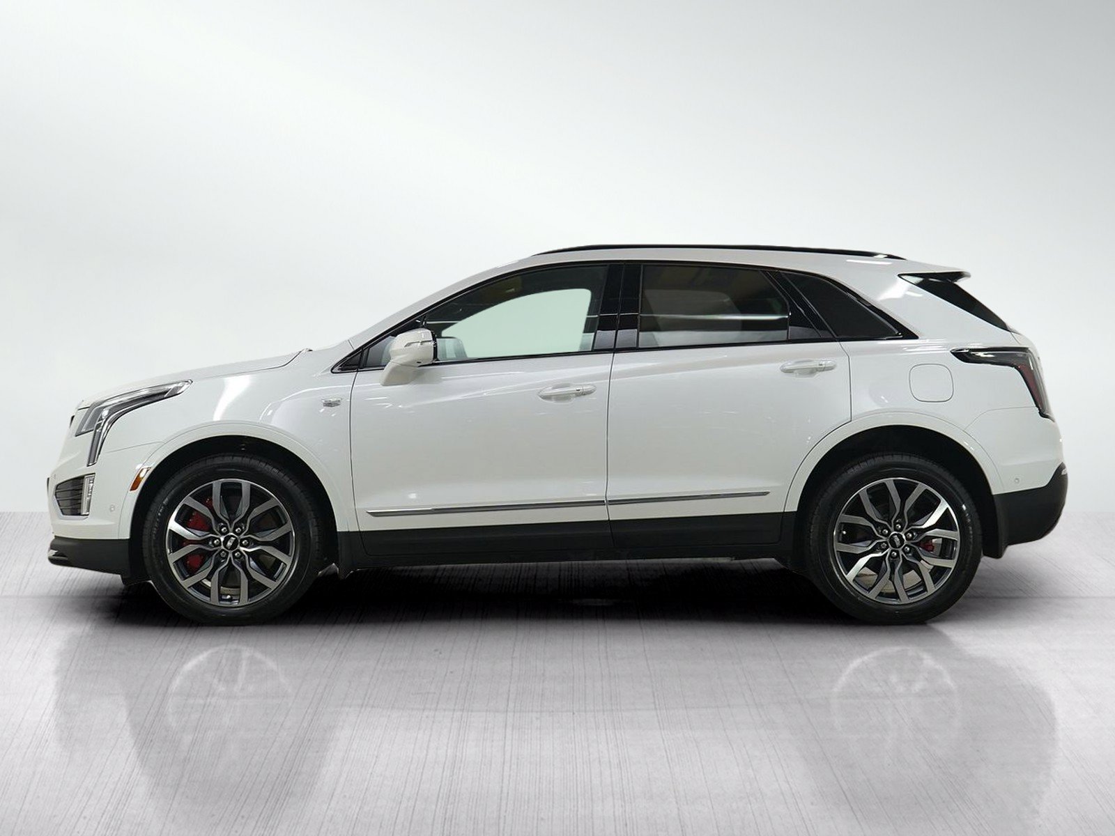 Used 2022 Cadillac XT5 Sportv w/ Technology Package AWD/4WD image 2