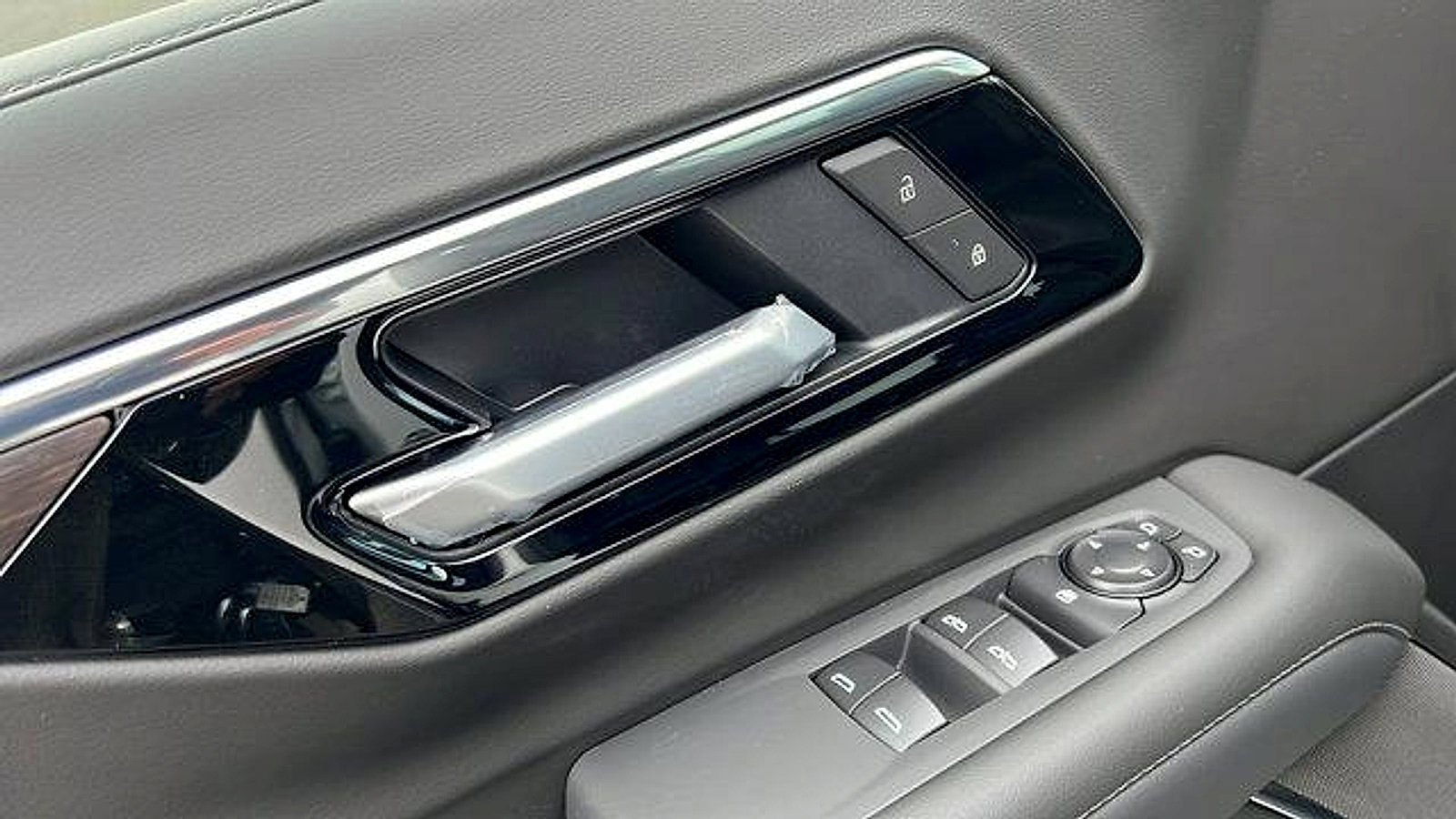 New 2026 Chevrolet Tahoe LS image 18