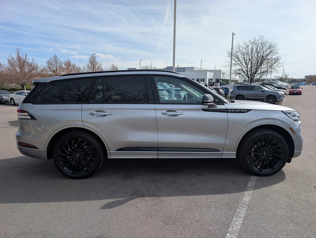 Used 2023 Lincoln Aviator Reserve w/ Equipment Group 201A AWD/4WD image 7