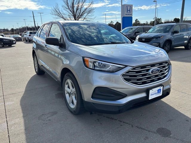 Used 2021 Ford Edge SE image 3