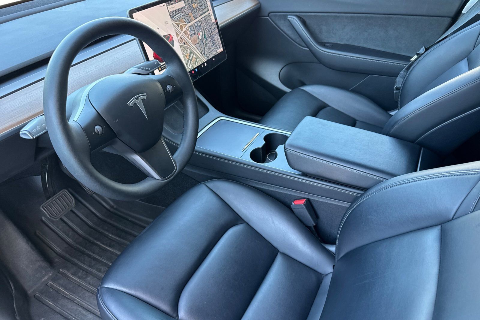 Used 2022 Tesla Model Y Long Range AWD/4WD image 10