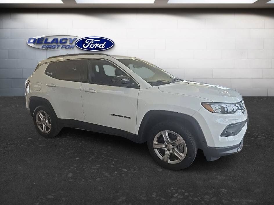 Used 2023 Jeep Compass Latitude w/ Convenience Group AWD/4WD image 8