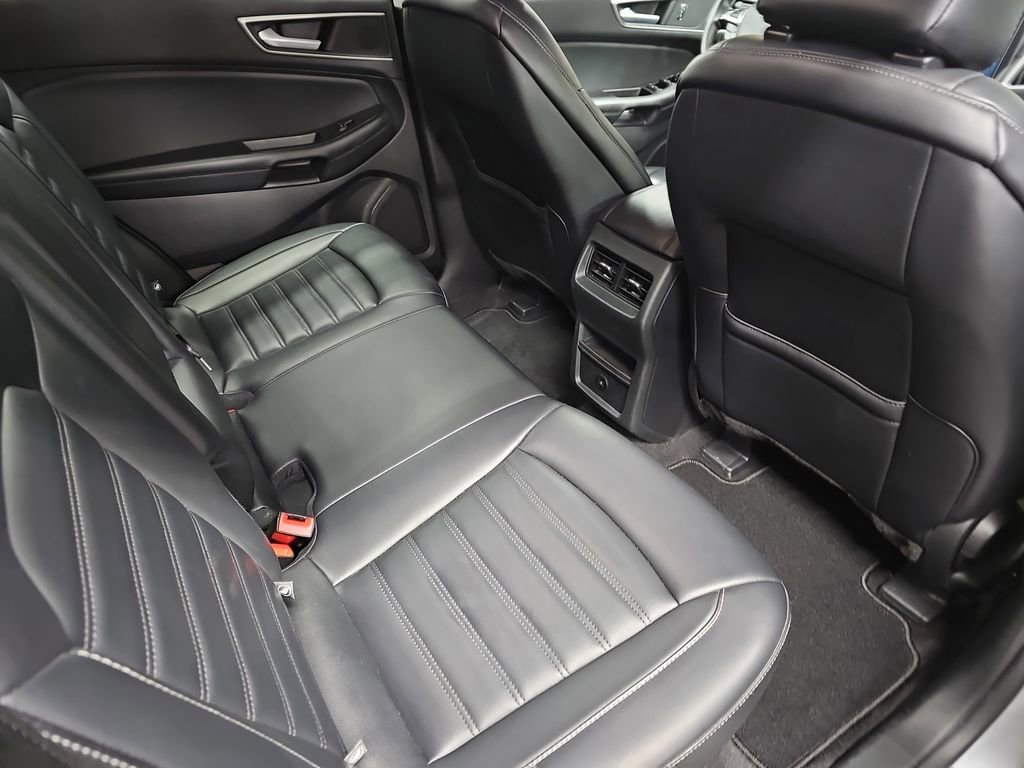 Used 2024 Ford Edge SEL image 11
