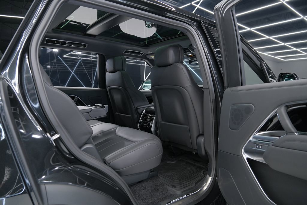 Used 2026 Land Rover Range Rover Long Wheelbase SE image 46