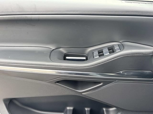 New 2026 Lincoln Navigator L Premier AWD/4WD image 21