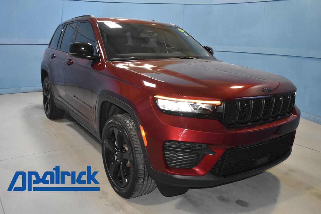 Used 2023 Jeep Grand Cherokee Altitude
